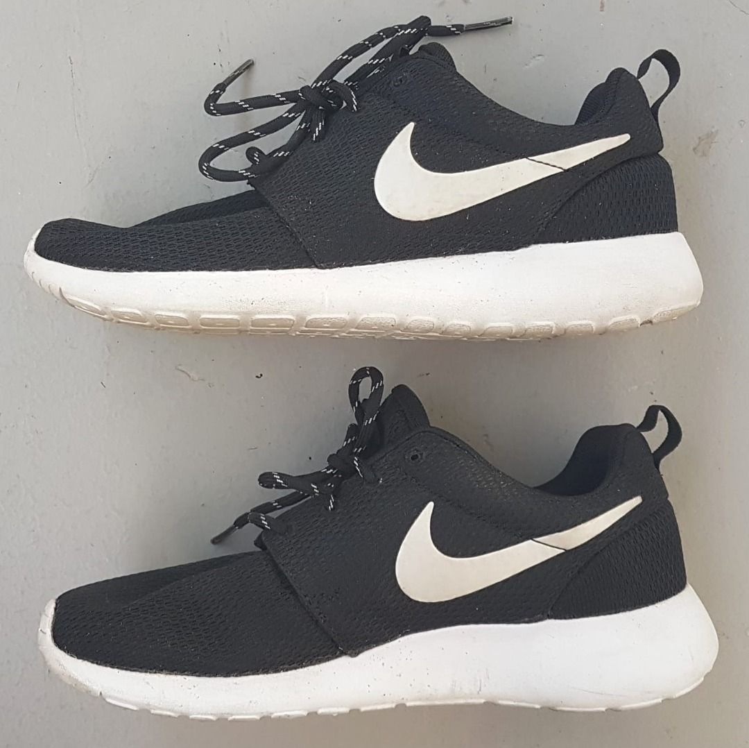 Active nike roshe on sale