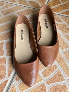 Pointed Flats - Size 7