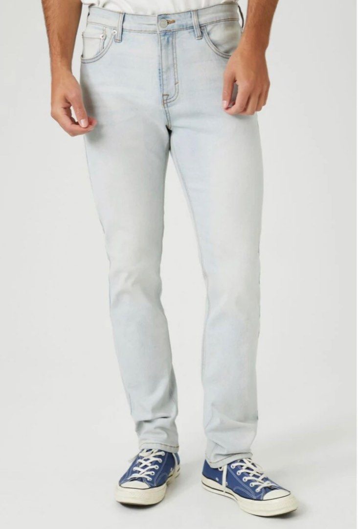 FOREVER 21 MEN SLIM FIT JEANS (Category: Jeans) located in Quezon City. Submitted by ronin007 (Listing ID 1294535353, Image 1). Description: FS: F21 MEN MID-RISE SLIM FIT JEANS Size 33 33W x 37L Used once, then stored sa cabinet. RFS: Too wide at the waist for me. This is good for 33/34. Still priced at P1295 in Zalora www(dot)zalora(dot)com(dot)ph/p/forever-21-mid-rise-slim-fit-jeans-blue-3015751 Shipping c/o buyer.