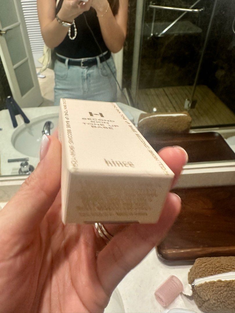 hince Second skin tone up base (Category: Face Care) located in Taguig. Submitted by sourcedbym (Listing ID 1294466499, Image 1). Description: Selling lower than retail! Can source all shades. Arriving Mon 😊 #Hince #ToningMakeup #SecondSkin .