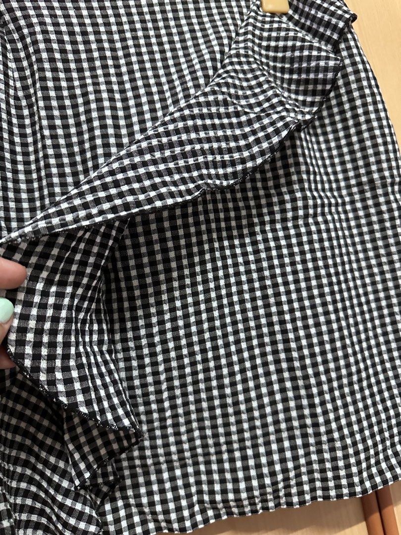 H M Gingham Mini Skirt Women s Fashion Bottoms Skirts on Carousell