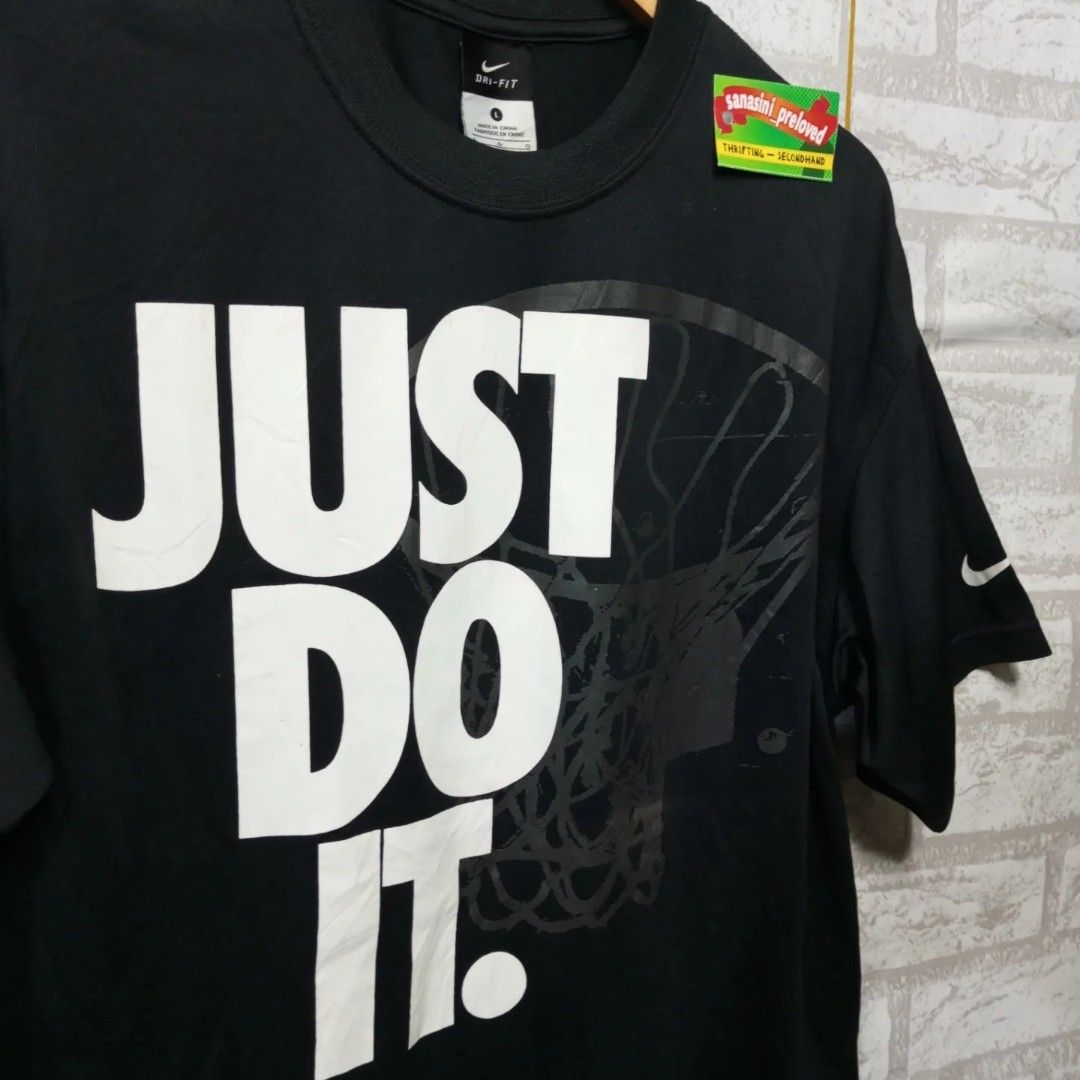 Kaos Nike Just Do It, Fesyen Pria, Pakaian Atasan di Carousell