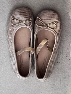 (Category: ) located in . Submitted by wardrobe.inc (Listing ID 1294472438, Image 1). Description: .