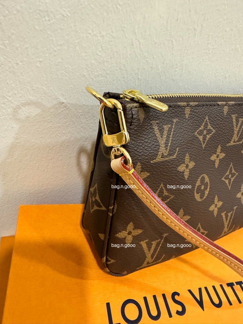 LV Pochette Accessoires M40712, Luxury, Bags \u0026 Wallets on Carousell