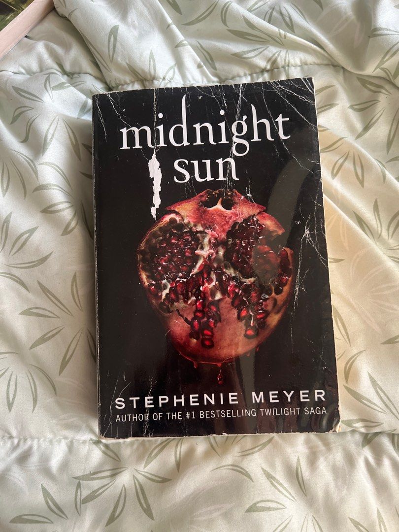 Midnight Sun Stephenie Meyer (Category: Storybooks) located in Quezon City. Submitted by francisella69 (Listing ID 1294492625, Image 1). Description: Shipping via grab or lalamove Payment via gcash or bank transfer.