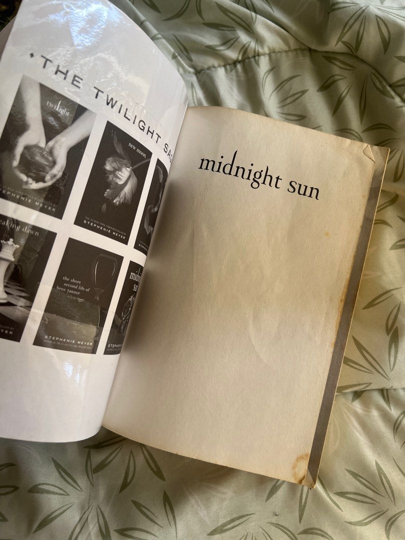 Midnight Sun Stephenie Meyer (Category: Storybooks) located in Quezon City. Submitted by francisella69 (Listing ID 1294492625, Image 3). Description: Shipping via grab or lalamove Payment via gcash or bank transfer.