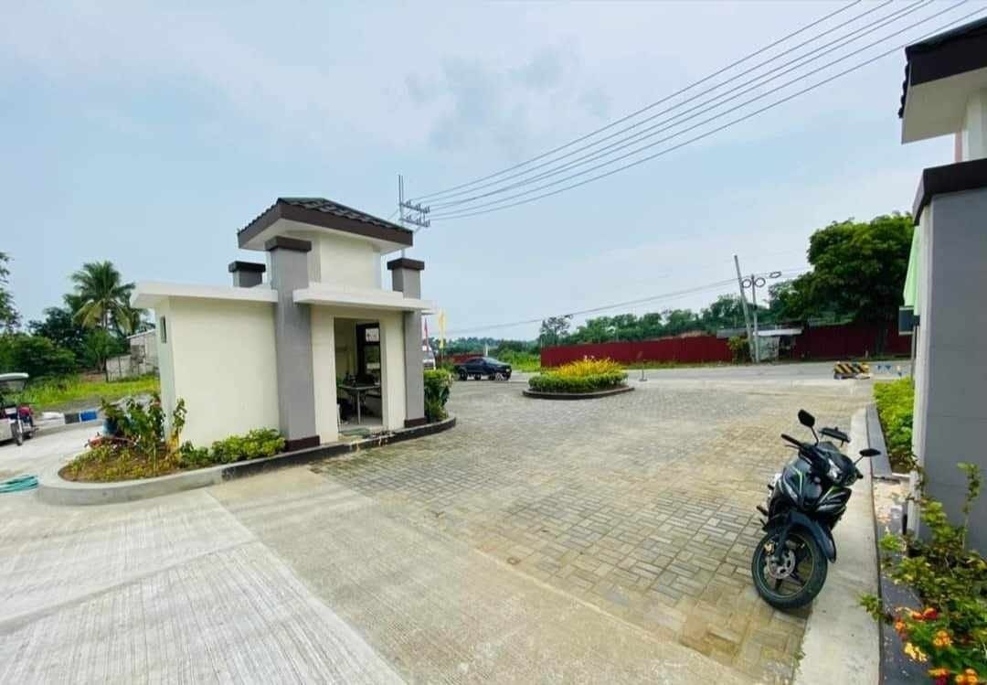 Murang Lupa sa Norzagaray (Category: Lot) located in Caloocan City. Submitted by zealfalcon.764c75 (Listing ID 1294553905, Image 3). Description: Residential Lot for Sale😊 ALEXANDRIA HEIGHTS Alexandra Heights is an affordable masterplanned subdivision conveniently located near eco-tourism attractions of Norzagaray, Bulacan. Location: Alexandra Heights is located at Villarama Highway/ Del Monte – Norzagaray Rd., Brgy. Minuyan, Norzagaray, Bulacan
