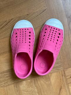 （分類：）位於 。 由 puhsarne 提交（商品編號 1294498485，圖片 1）。簡介： 。