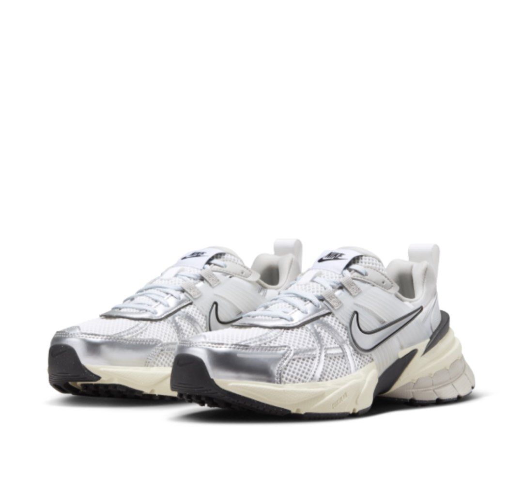 Nike V2K Run Summit Metallic White Silver size 39, 女裝, 鞋, 波鞋