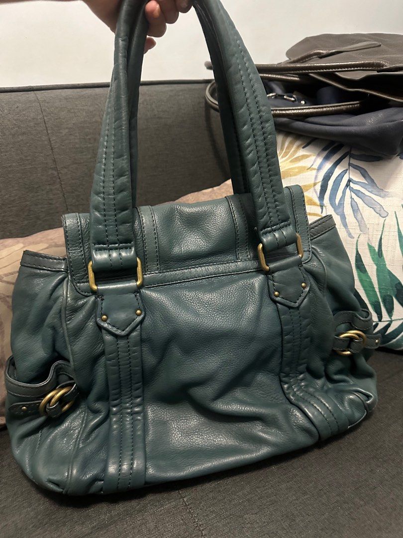 Original Mark Jacobs Bag (Category: Luxury Bags & Wallets) located in San Juan City. Submitted by vmdln (Listing ID 1294469596, Image 3). Description: Genuine Leather Bag With Dust Bag Original Soft Leather.