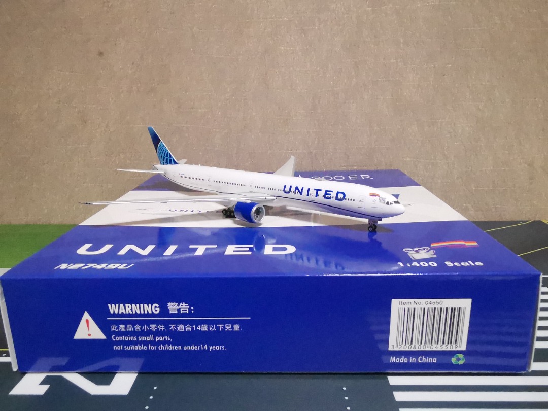 Phoenix 1:400 United Airlines 聯合航空B777-300ER (N2749U) 飛機模型 