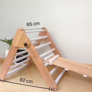 Foldable Pikler triangle with ramp