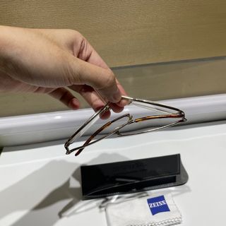 Portable Reading Glasses With Eyeglass Cloth Wiper & Case [WITH FREE POCKETBOOKS UPON BUYING] (READ DESCRIPTION)