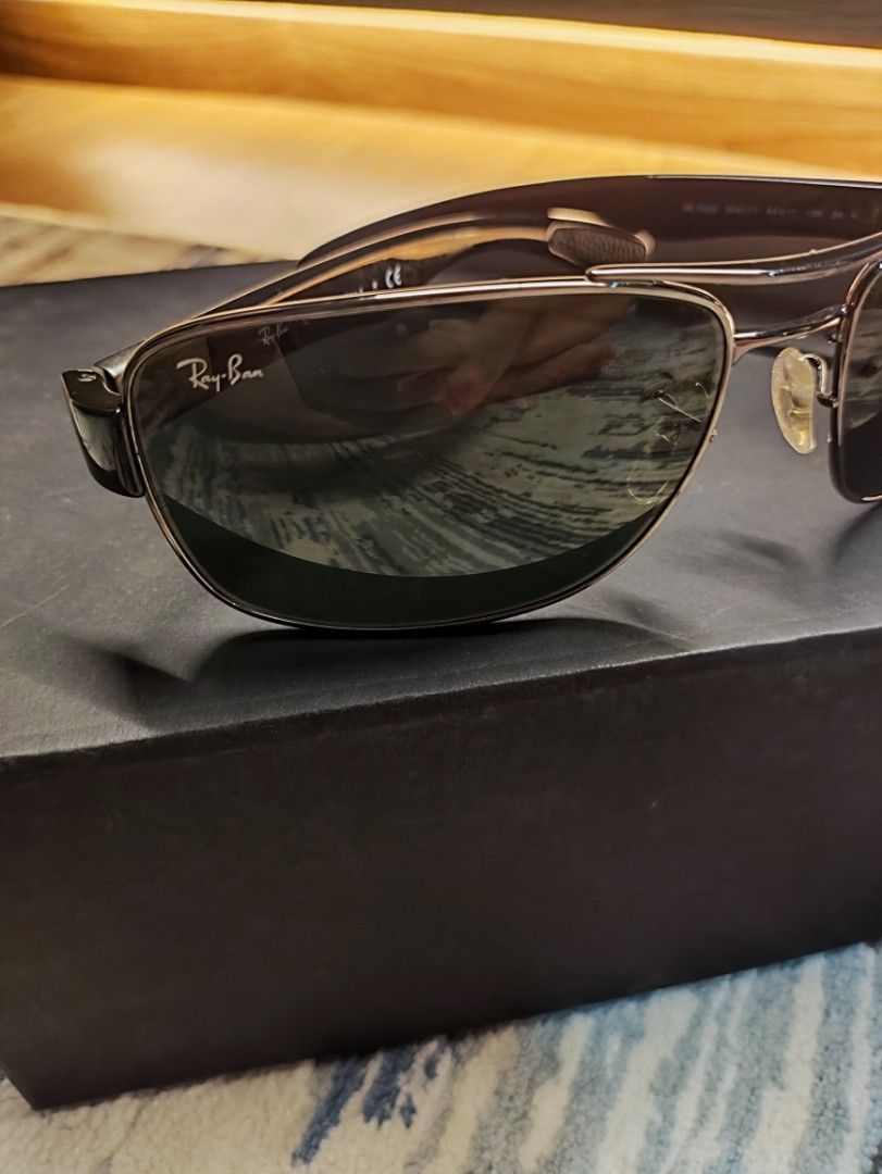 Rayban shades Authentic model rb3522 for sale (Category: Sunglasses & Eyewear) located in Mandaluyong City. Submitted by sunnysideph (Listing ID 1294540112, Image 3). Description: the item is barely used. used only once or twice. good as new. complete with box, case, microfiber cleaning cloth and manual. authentic 💯 The RB3522 is the complete package. Casual, hip or formal, its strong design goes well with any style. This cosmopolitan makes its 