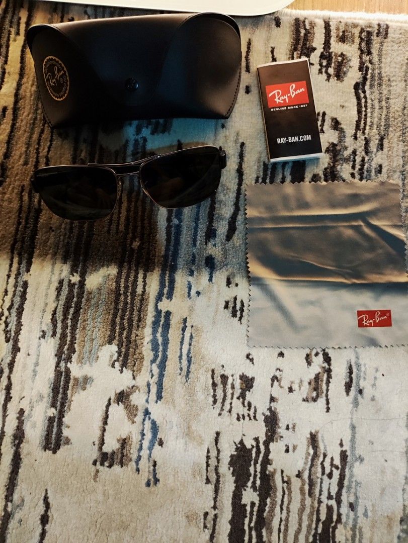 Rayban shades Authentic model rb3522 for sale (Category: Sunglasses & Eyewear) located in Mandaluyong City. Submitted by sunnysideph (Listing ID 1294540112, Image 2). Description: the item is barely used. used only once or twice. good as new. complete with box, case, microfiber cleaning cloth and manual. authentic 💯 The RB3522 is the complete package. Casual, hip or formal, its strong design goes well with any style. This cosmopolitan makes its 