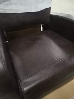 RECLINER SOFA CHAIR / OFFICE PARTITION
