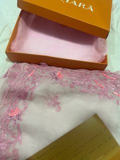 (Category: ) located in . Submitted by sarah_wardrobe (Listing ID 1294494874, Image 1). Description: .