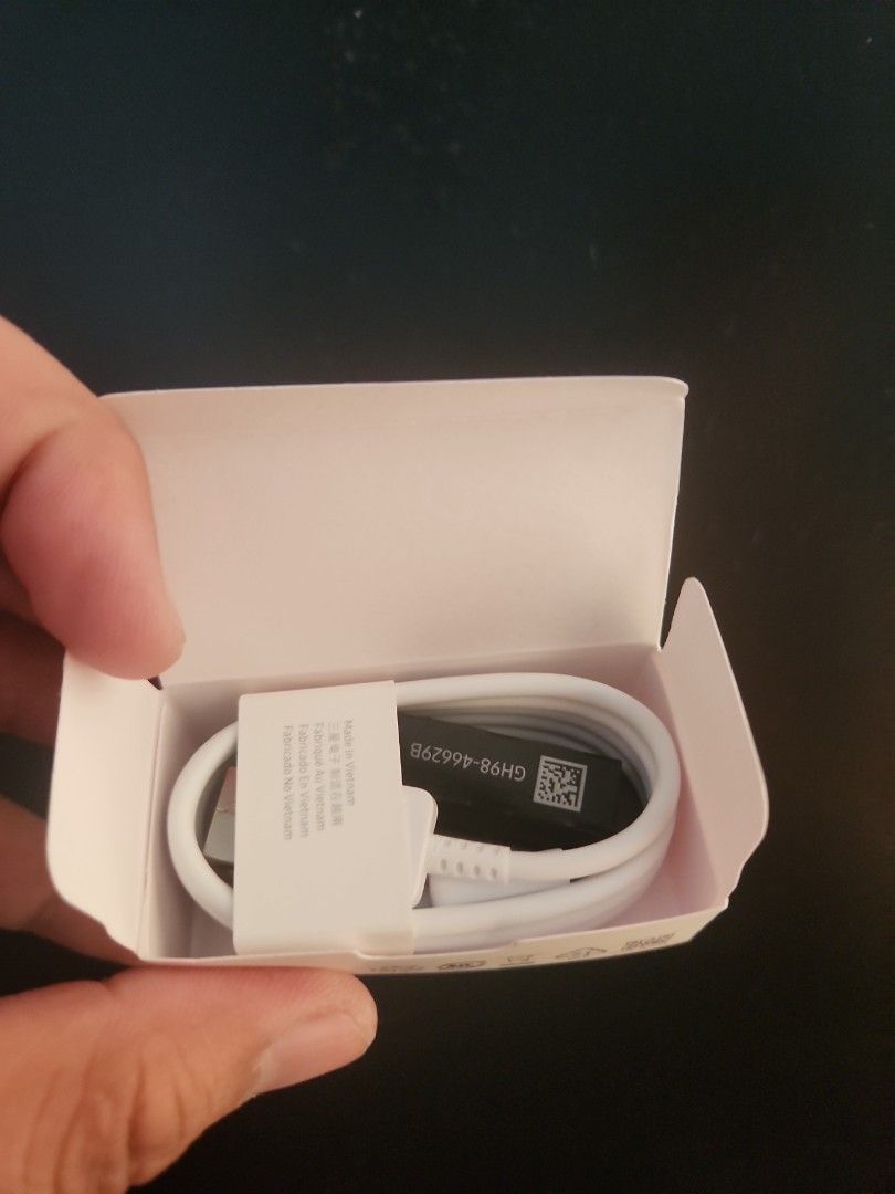 Samsung Galaxy Buds 2 (Category: Earphones) located in Manila. Submitted by kadoodtv (Listing ID 1294483208, Image 3). Description: Sale Sale Sale Original Price 6,990 RFS: Not being used , Extra Earphones , Decluttering SAMSUNG GALAXY BUDS 2 WHAT'S INSIDE THE BOX: EARBUDS (L/R) CHARGING CASE, WING TIPS & EAR TIPS (3 SETS, S/M/L), USB CABLE, QUICK START GUIDE The sound quality that enriches every audio journey Two microphones help in blocking unw
