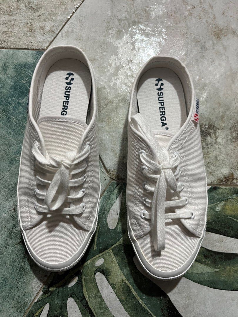 Size 3 superga top
