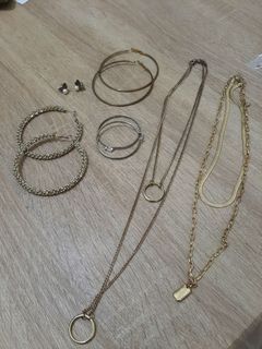 TAKE ALL ACCESSORIES EARINGS AND NECKLACE