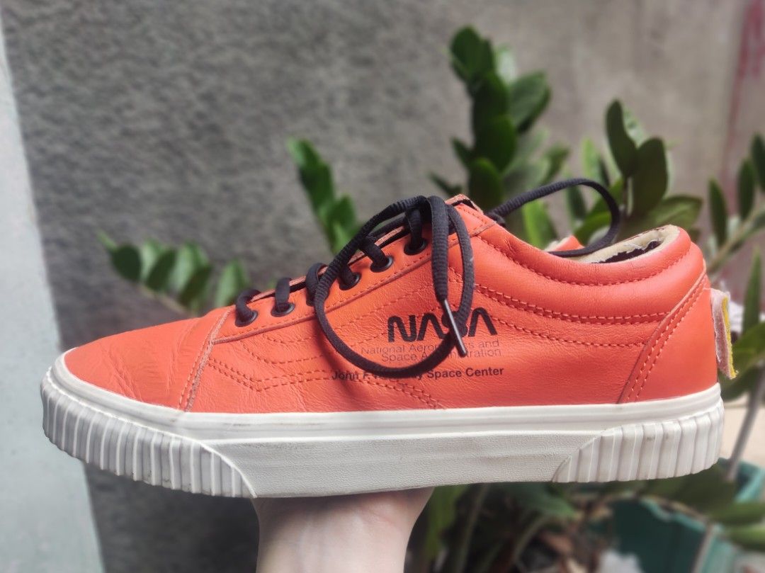 VANS OLD SKOOL x NASA SPACE VOYAGER FIRECRACKER ORANGE Size 27.5cm Men s Fashion Footwear Sneakers on Carousell