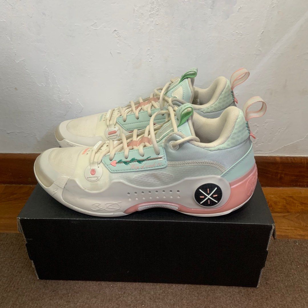 Way of wade 10 low Valentine's Day edition WoW lining basketball