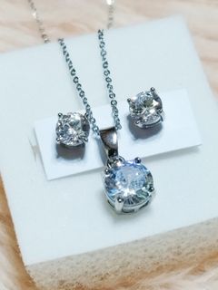 White Gold-plated Necklace and Earrings Set