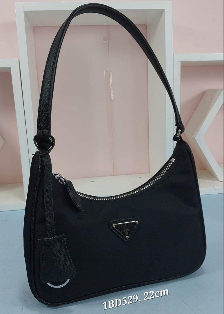 Womens Kili Bag (Category: Shoulder Bags) located in Makati City. Submitted by letmetakealook (Listing ID 1294460337, Image 1). Description: .