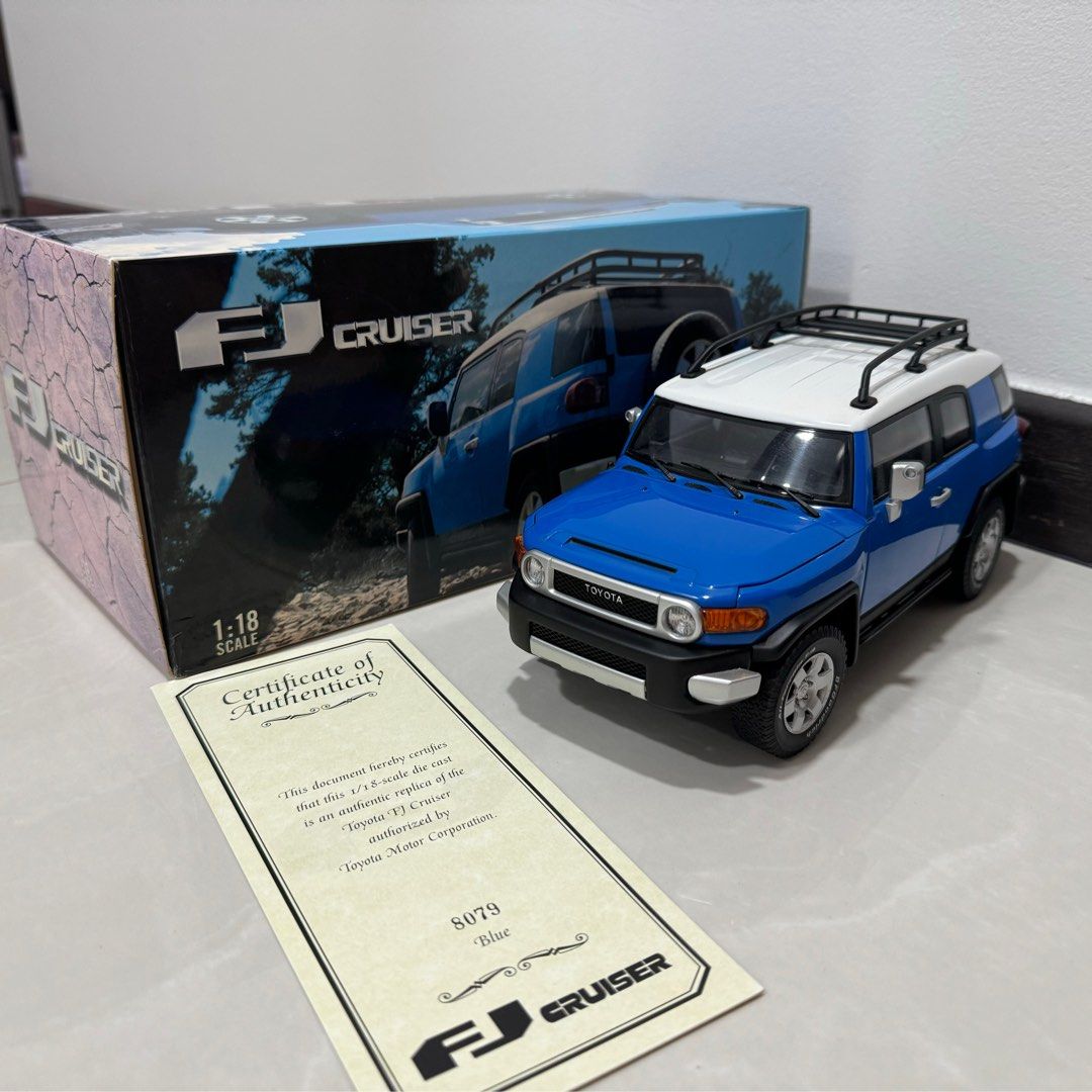 1:18 AutoArt Toyota FJ Cruiser (Blue), Hobbies & Toys, Toys