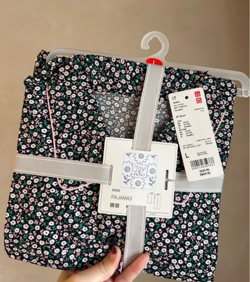 Authentic Brand new with tag Uniqlo Women Floral Flower Garden Print Pajamas Joy of print soft stretch Size L