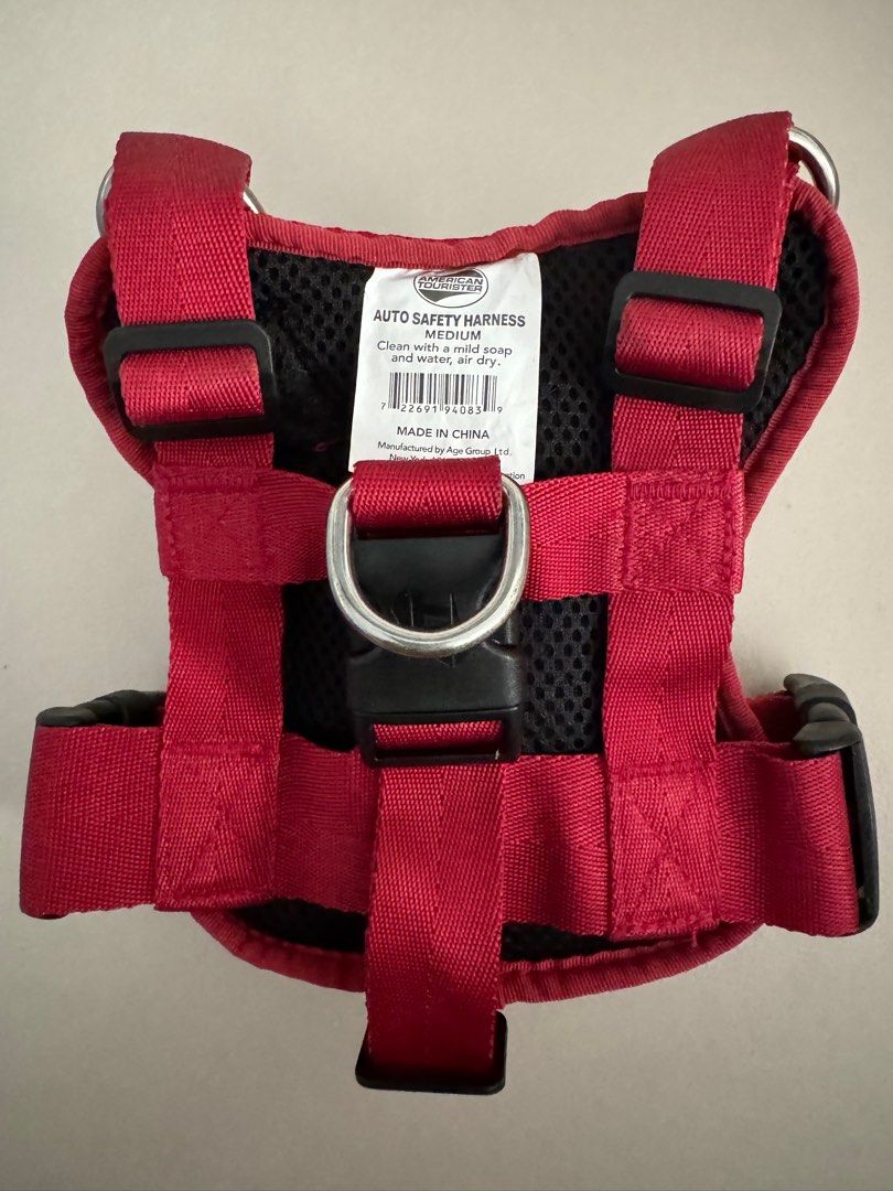 BN American Tourister Auto Safety Harness for Dog in Red Medium