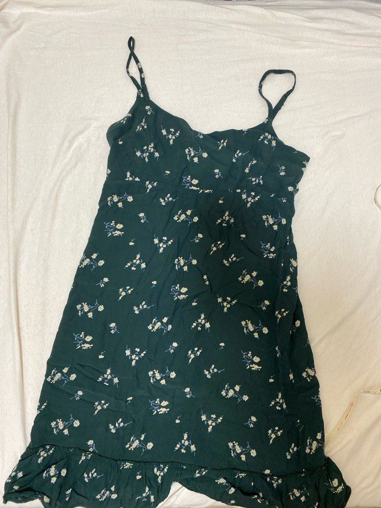 brandy melville gianna dress (rare), 女裝, 連身裙& 套裝, 連身裙- Carousell