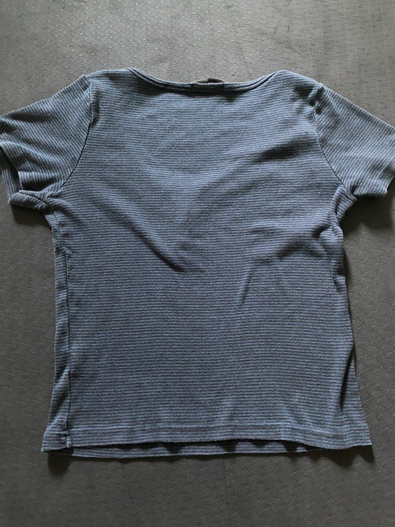 Brandy Melville Eden top, 女裝, 上衣, T-shirt - Carousell