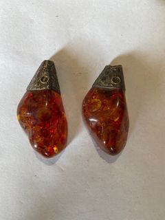 Broken pendant amber