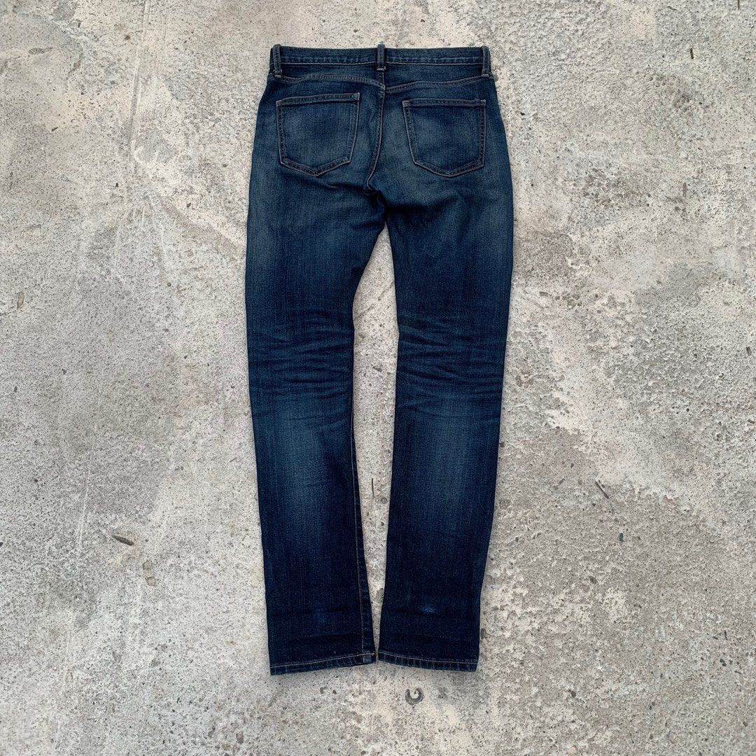 Celana jeans uniqlo selvedge size 30, Fesyen Pria, Pakaian