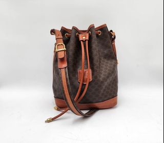 (Category: ) located in . Submitted by designercollectibles.com.au (Listing ID 1294676405, Image 1). Description: .
