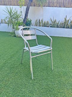 Sturdy Aluminum Cast Chairs with Arm Rest For Sale