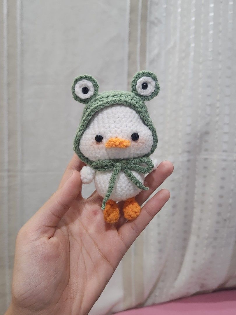 Crochet Amigurumi Duck (Category: Handmade Craft) located in Lingayen. Submitted by brulee21 (Listing ID 1294796938, Image 2). Description: Customizable hat color, DM me for color availability 200 w keychain ring.