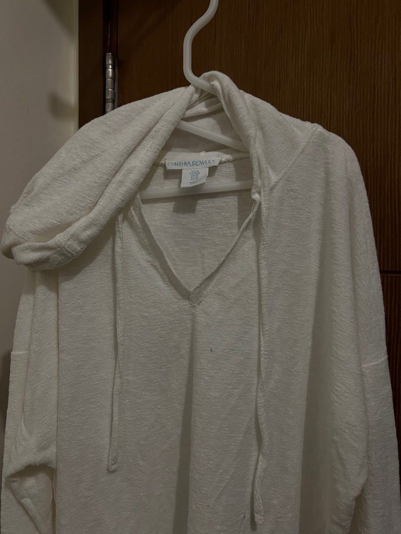 Cynthia Rowley Pullover Hoodie Sweatshirt, Size M (Category: Coats, Jackets and Outerwear) located in Pasig City. Submitted by thijs.ph (Listing ID 1294733396, Image 2). Description: Cynthia Rowley Pullover Hoodie Sweatshirt Size M Cynthia Rowley price range__ last picture.
