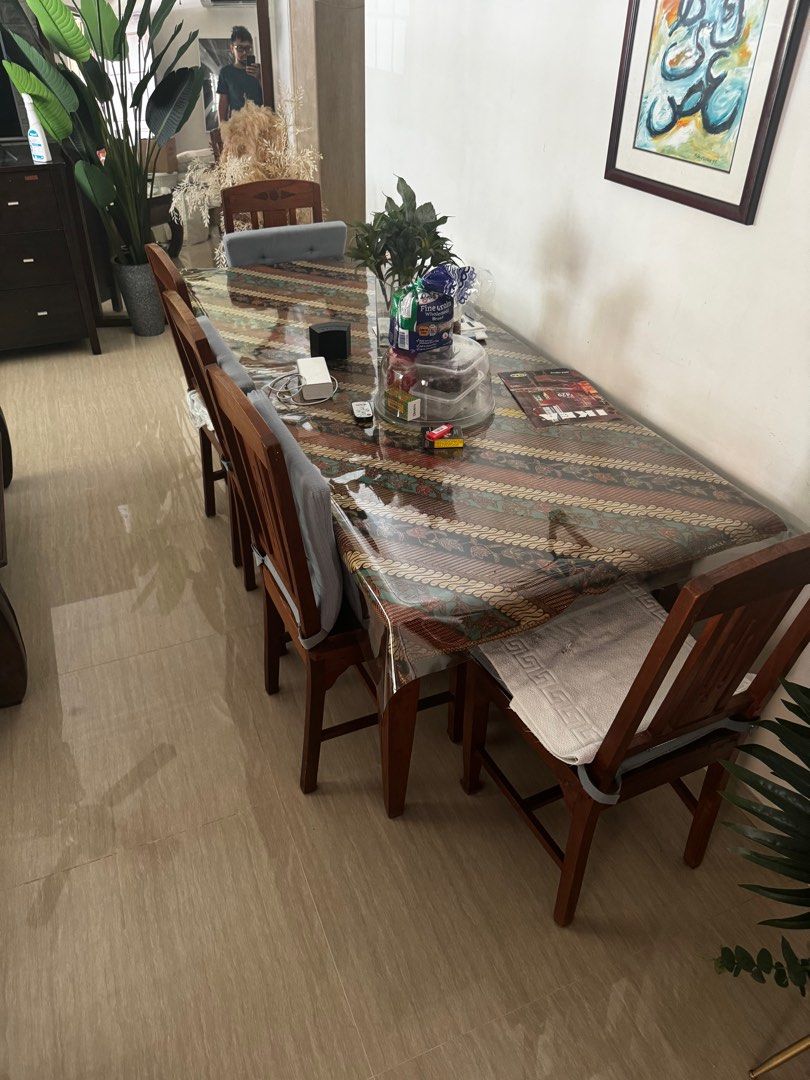 Dining Table (Category: Other Kitchenware & Tableware) located in Singapore. Submitted by namelesshumanhere (Listing ID 1294785938, Image 2). Description: Comes with 6 chairs Please arrange own transport .