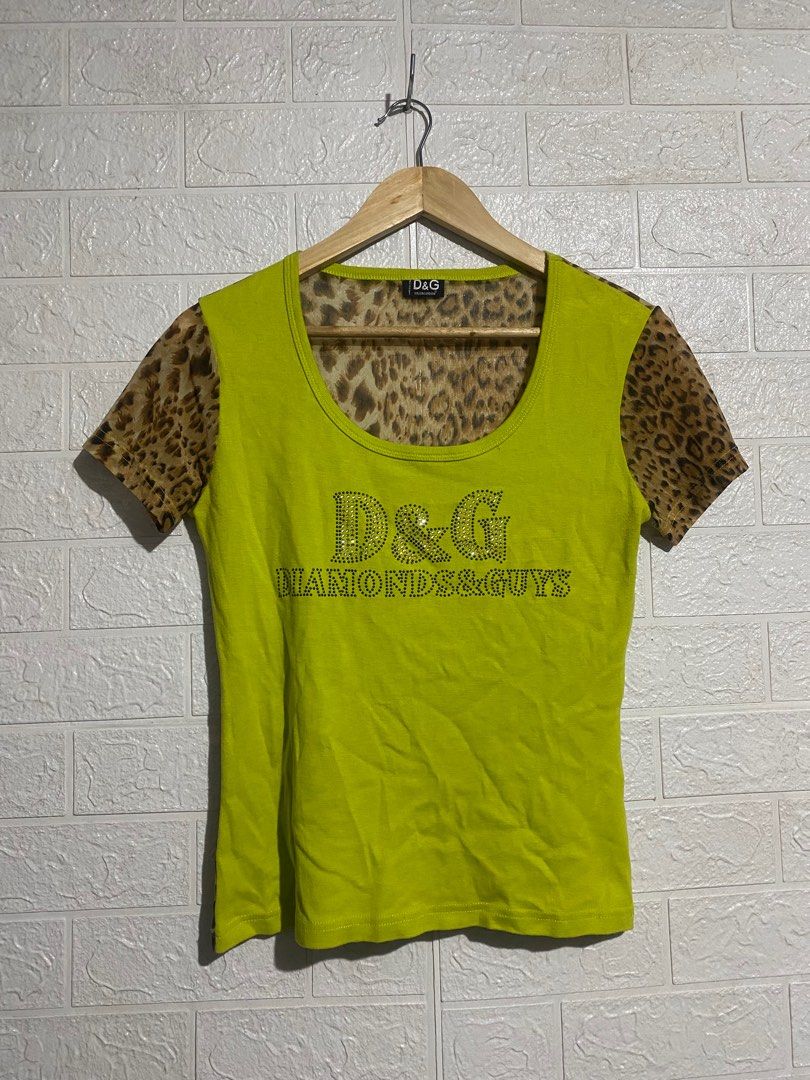 Dolce&Gabbana tops (Category: Luxury Apparel) located in Baguio. Submitted by fullroom.dgs (Listing ID 1294636468, Image 1). Description: Dolce&Gabbana tops Excellent condition Xsmall Price: 3,800php + shipping fee Location: Baguio city Payment thru: Gcash only Courier thru: Jnt only.