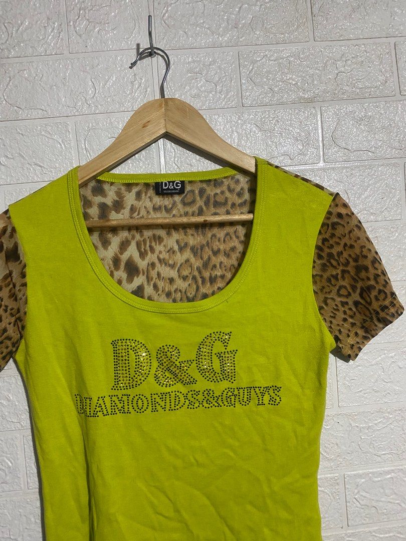 Dolce&Gabbana tops (Category: Luxury Apparel) located in Baguio. Submitted by fullroom.dgs (Listing ID 1294636468, Image 3). Description: Dolce&Gabbana tops Excellent condition Xsmall Price: 3,800php + shipping fee Location: Baguio city Payment thru: Gcash only Courier thru: Jnt only.