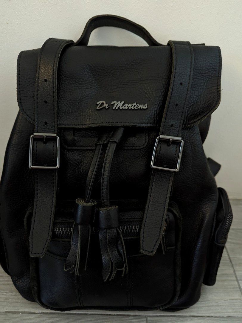 Dr martens big slouch backpack best sale