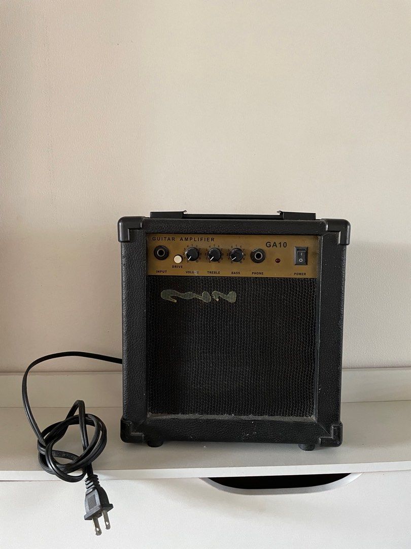 Guitar Amplifier GA10 (Category: Musical Instruments) located in Pasig City. Submitted by ysaint (Listing ID 1294679189, Image 1). Description: Guitar Amplifier GA10 220v Working condition Test all you want Negotiable! ☺️ Location: Sta. Lucia, Pasig City.