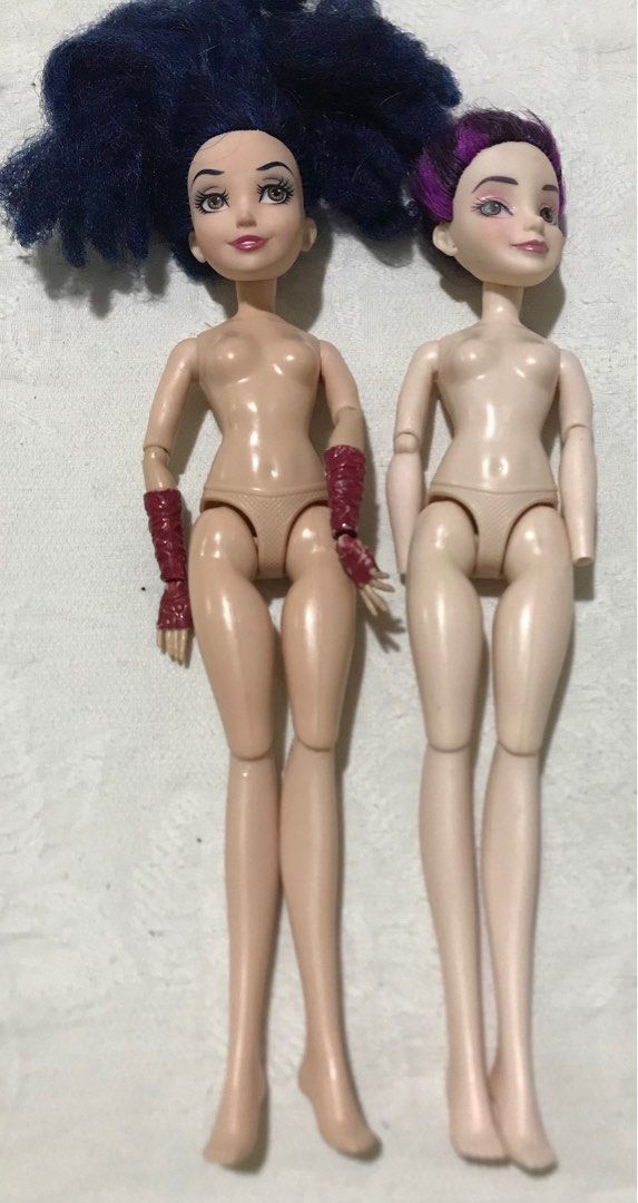 Hasbro Descendants Doll set (Category: Kids Toys) located in Angeles City. Submitted by baby.prince (Listing ID 1294783313, Image 1). Description: Hasbro Descendants Doll set with FLAWS-199 FLAWS: TANGLED CUT HAIR. NO HANDS YUNG ISA. Authentic Descendants Doll set by Hasbro. Good condition yung bodies. #hasbro #descendants #doll.