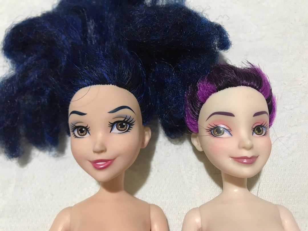 Hasbro Descendants Doll set (Category: Kids Toys) located in Angeles City. Submitted by baby.prince (Listing ID 1294783313, Image 3). Description: Hasbro Descendants Doll set with FLAWS-199 FLAWS: TANGLED CUT HAIR. NO HANDS YUNG ISA. Authentic Descendants Doll set by Hasbro. Good condition yung bodies. #hasbro #descendants #doll.
