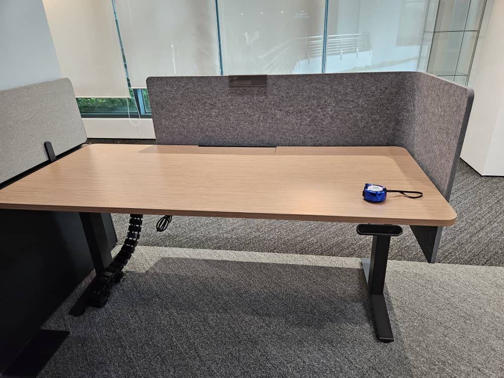 HERMAN MILLER MOTORIZED SIT-STAND DESK/Table/ standalone workstation ...