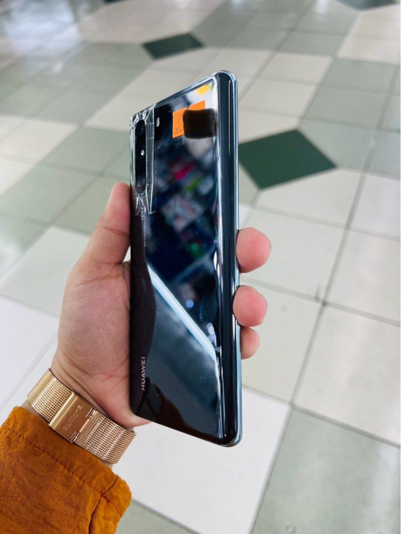 Huawei P30 Pro 256gb DUALSIM FU (Category: Huawei) located in San Juan City. Submitted by javedsgadgetshop (Listing ID 1294709375, Image 2). Description: OPEN FOR INSTALLMENT VIA CREDIT CARD/GGIVES & SWAP/TRADE-IN! WE BUY AND SELL ( ANYKINDS OF UNIT BINIBILI PO NAMIN)! PTPA : Padelete po f bawal Read ❗️Onhand ‼️ Huawei P30 Pro •256gb •NTC Variant •Good batt health •Factory Unlock •95% Smoothness •No hidden issue | No Repaired •100% Authentic | No