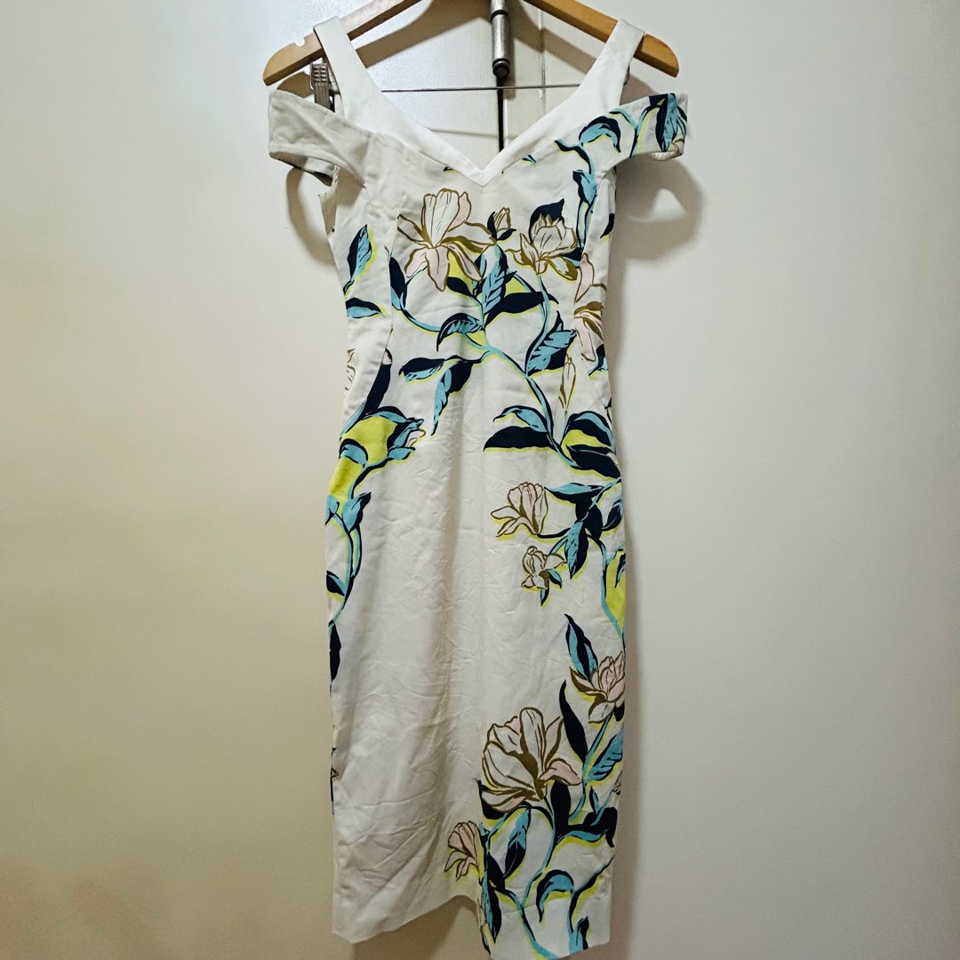 Karen millen cold shoulder dress hotsell