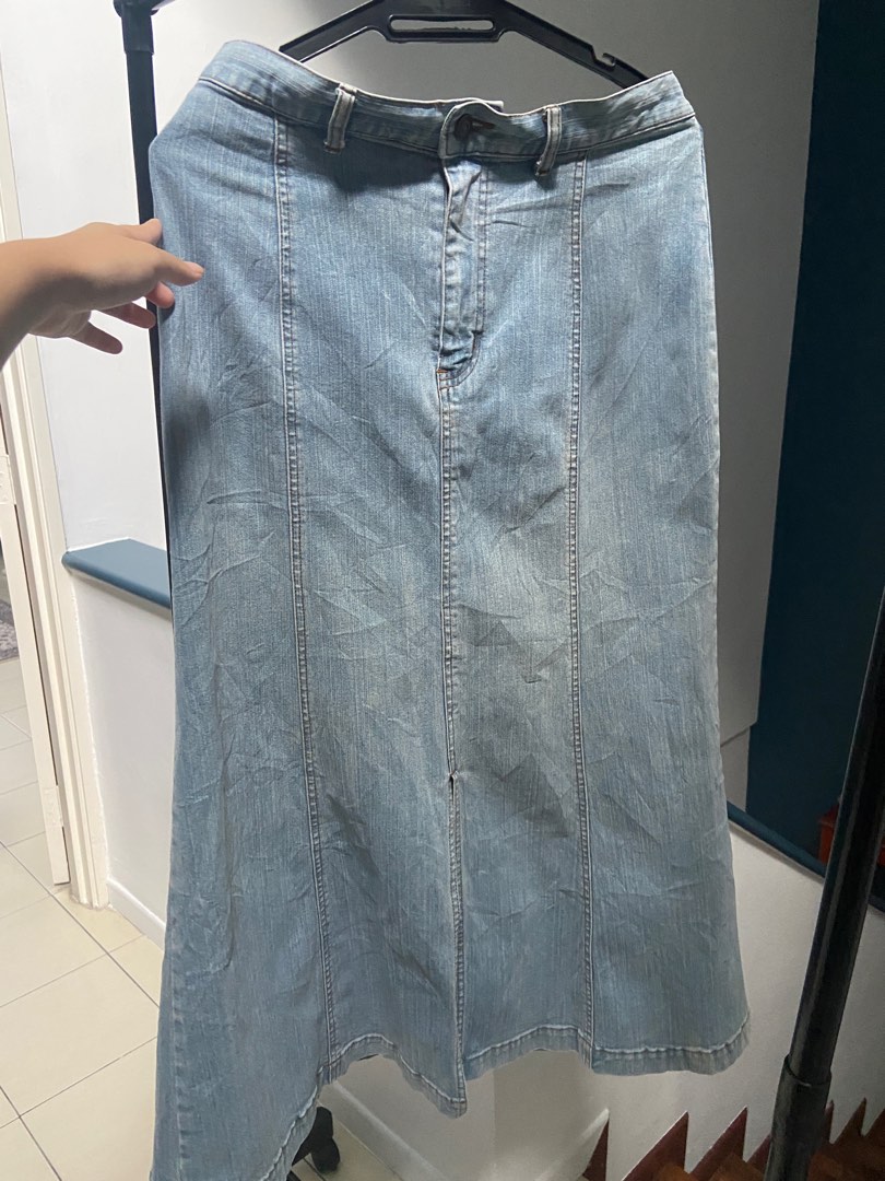 BLUE DENIM SKIRT WITH SLIT